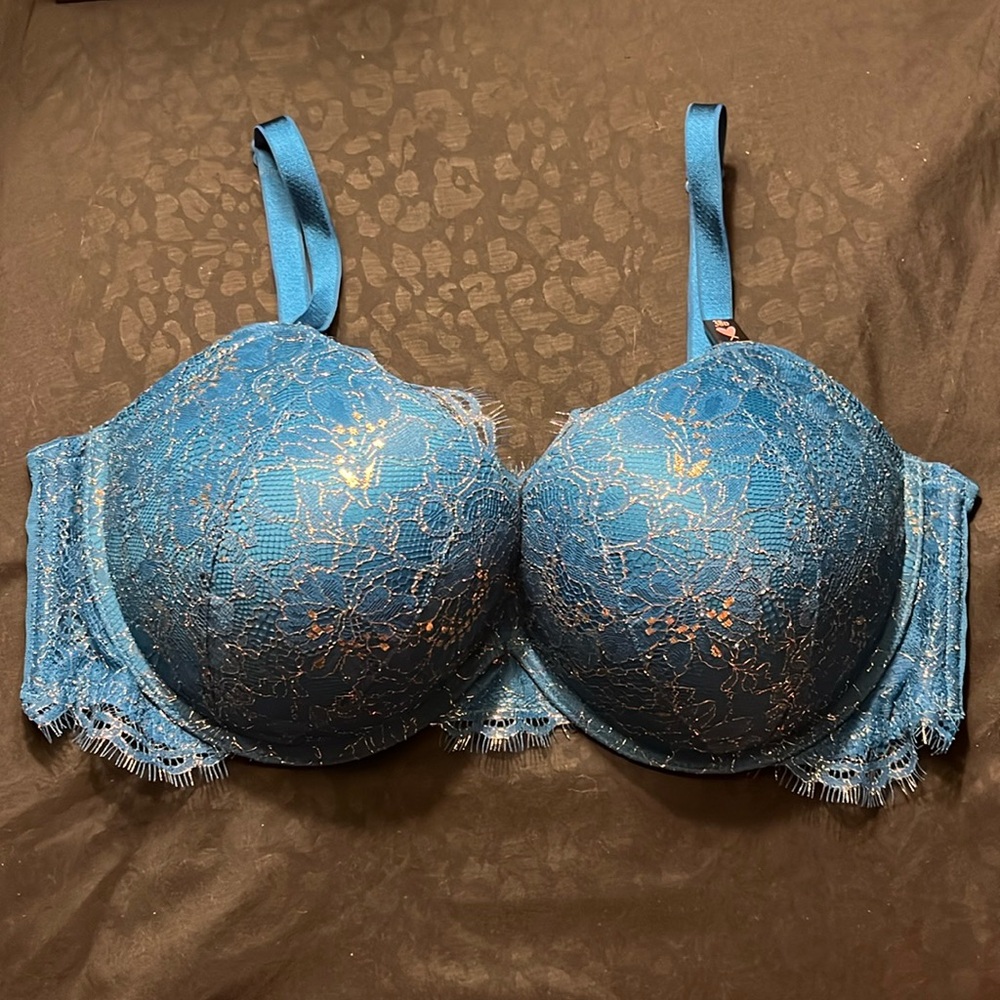 NWT Victoria’s Secret Very Sexy Push-Up Bra